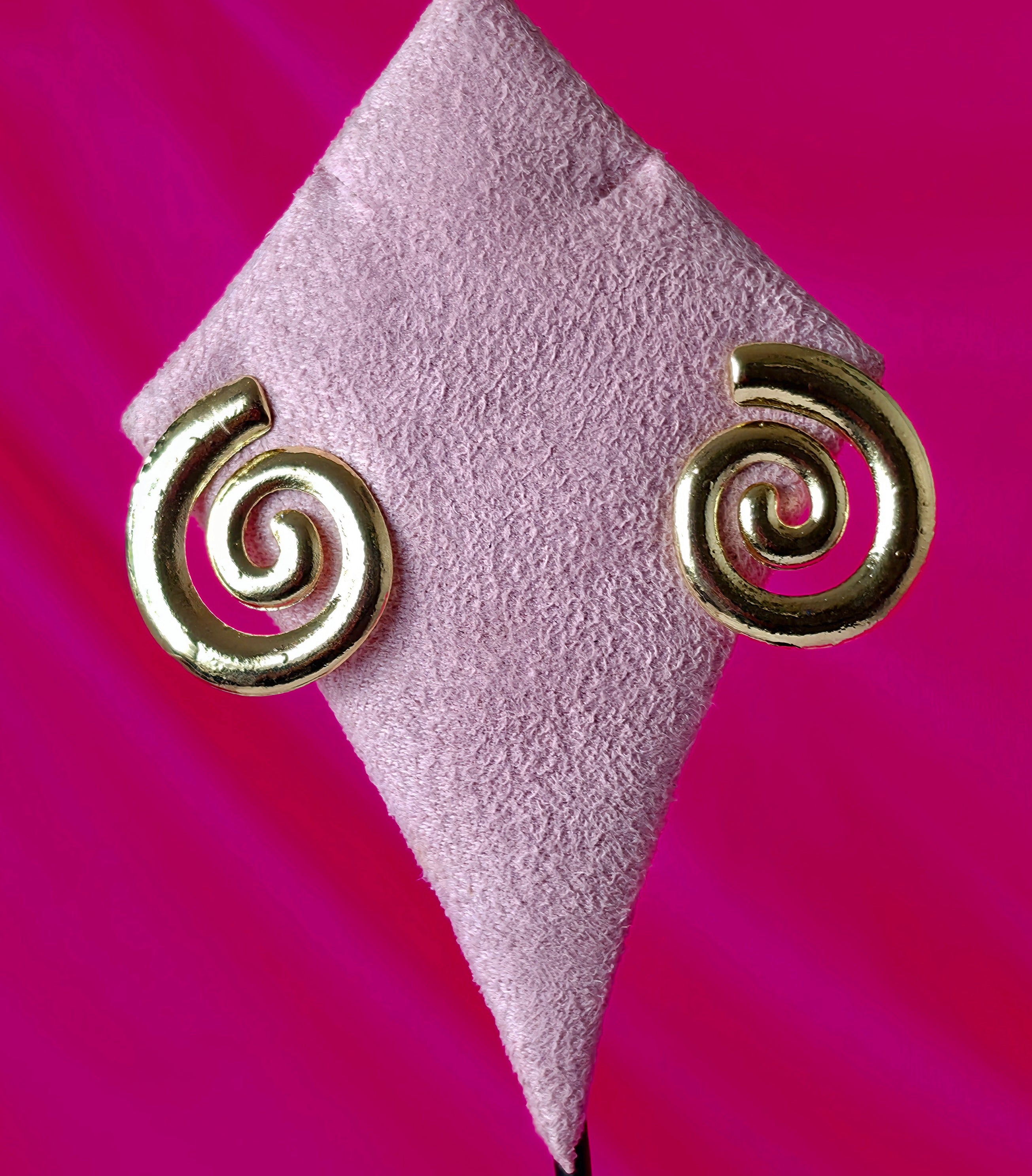 Women's Gold Hammered Spiral Swirl Stud Earrings