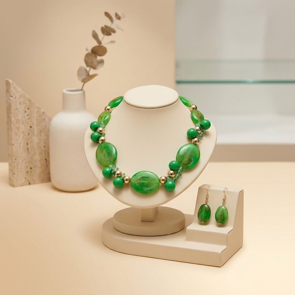 Apple Green Marbled Oval Bead Collar Necklace